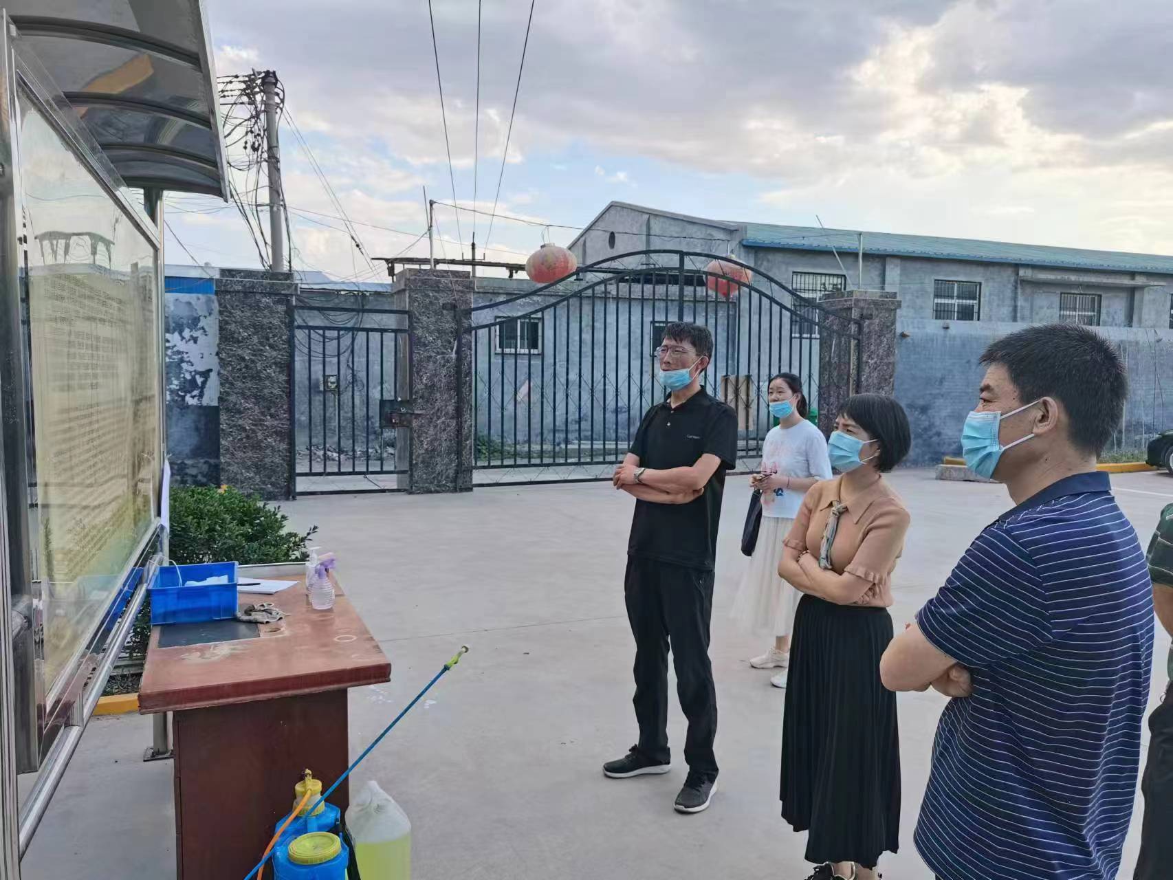 牧野區(qū)副區(qū)長秦丹丹，科工信局張局長蒞臨新航參觀指導(dǎo)工作。